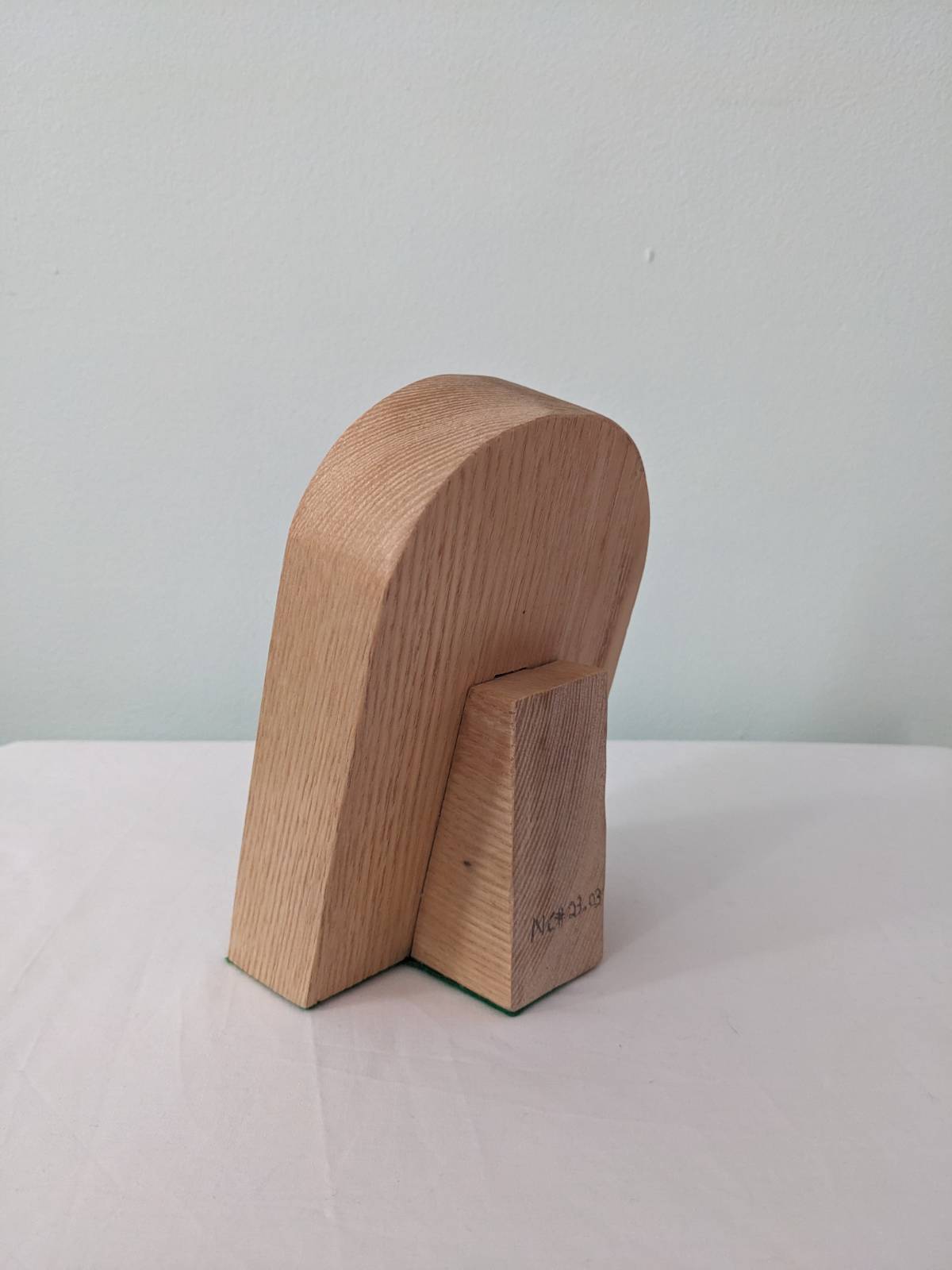 Altimeter Stand
