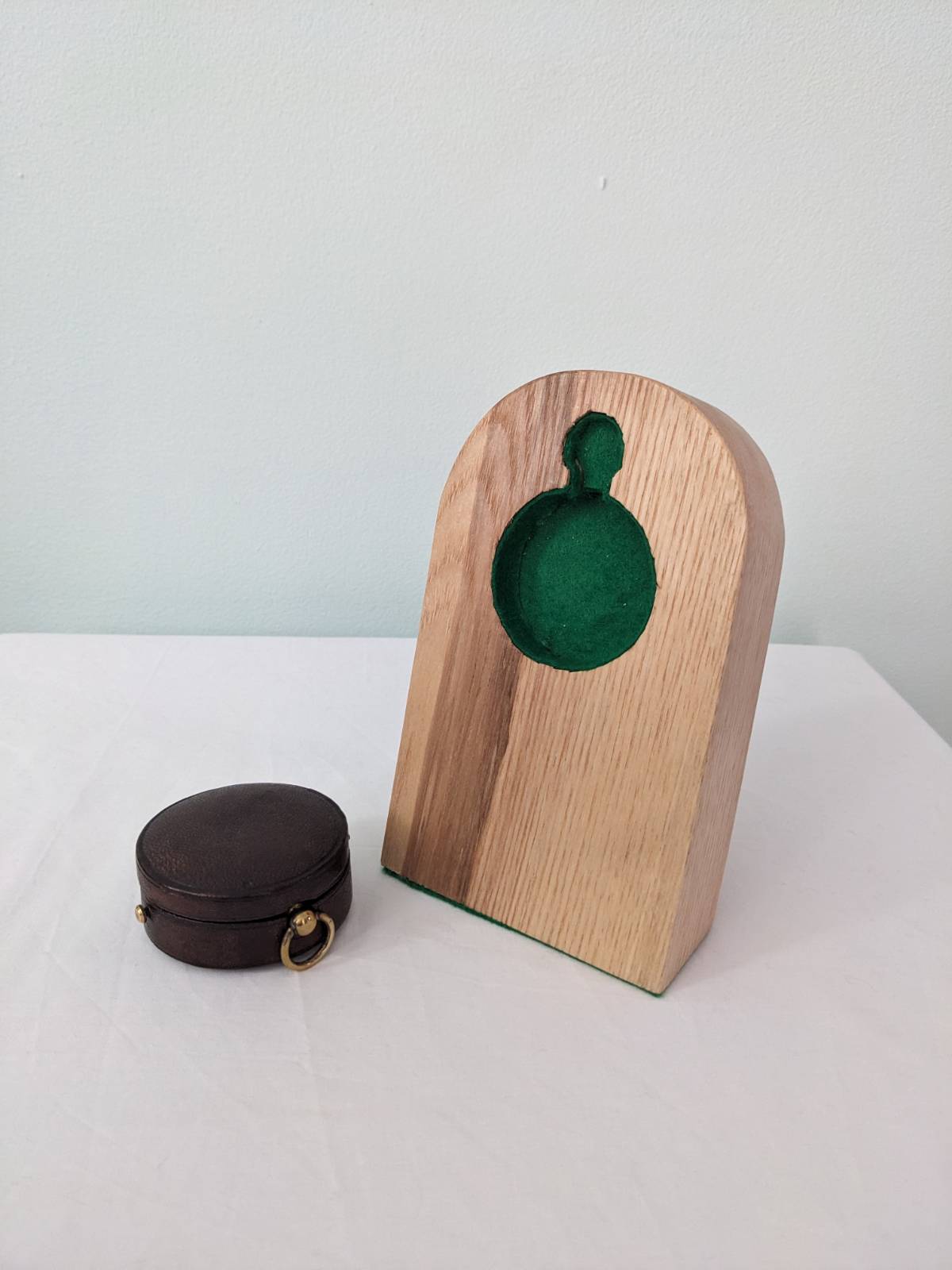 Altimeter Stand